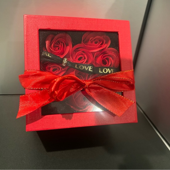 Jewelry Case - Picture 2 of 14